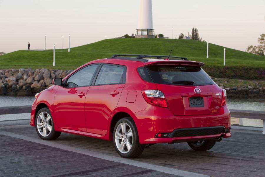  Toyota Matrix 2011 года  (фото 17 из 38)